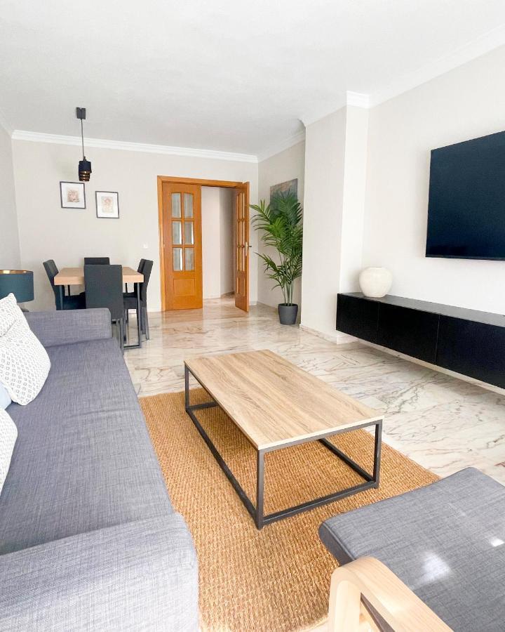 Holidays2Malaga Tomas De Echeverria 150 Mts To Beach & High Speed Wifi & Parking Apartment Exterior photo